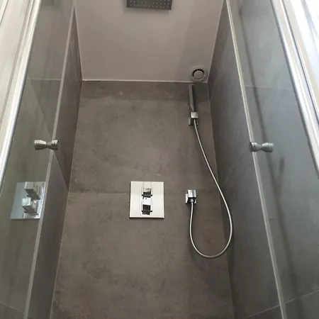 شقة Cozy House With Terrace 15 Min From Paris Bievres